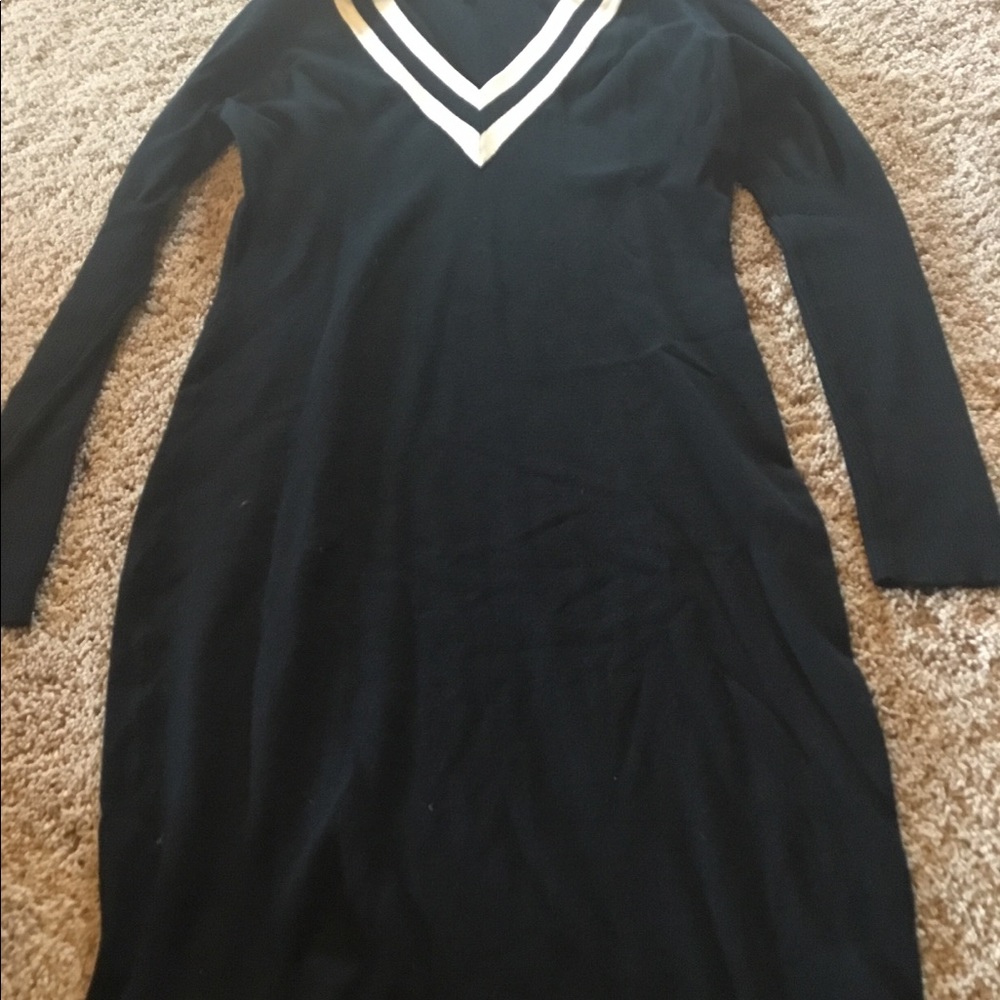 Black and white V-neck sweater dress